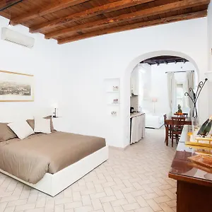 Apartment Tritone 91, Rome